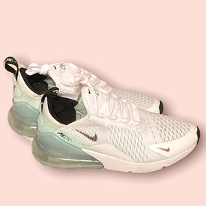 Nike Women's Air Max 270 Shoes
